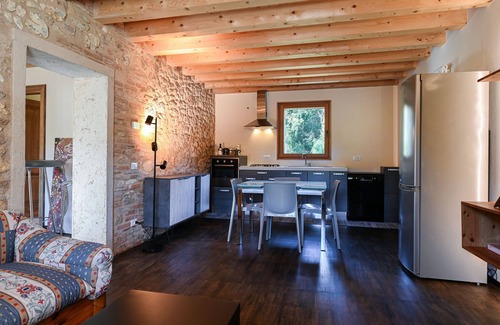 Arcugnano Appartement | In farmhouse among vineyards and hills, apartment for couples in strategic location