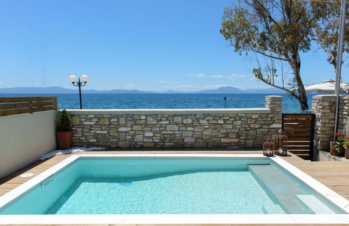Kato Gatzea Villa | In front of the sea, with private pool, ideal for families and groups