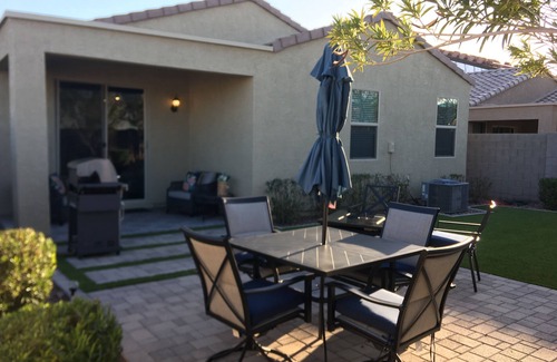 Glendale Maison | in Glendale Near stadium, entertainment & shopping