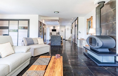 Sers Maison | In peaceful countryside, surrounded by forests, meadows and fields, this spacious and luxurious vaca