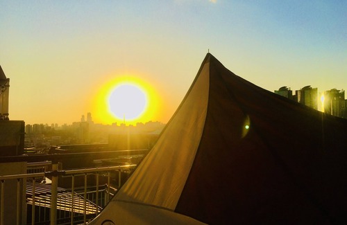 Yongsan-gu Appartement | Dans Rooftop & Patio .. 明洞 (Myeongdong) 南山 (Montagne Namsan avec TENTE, CAMP APT