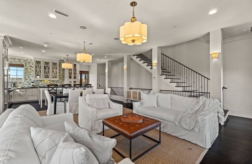 Rosemary Beach Maison | In Rosemary! Steps to Pool! Outdoor Oasis! Sleeps 18, Pets OK!