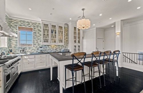 Rosemary Beach Maison | In Rosemary! Steps to Pool! Outdoor Oasis! Sleeps 18, Pets OK!