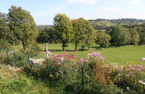 Laguiole Maison | DANS LE PARC NATUREL REGIONAL DE L'AUBRAC A 5KM DE LAGUIOLE LA DEMEURE 3 EPIS