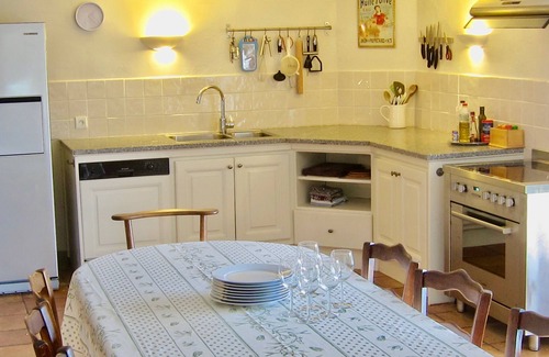 Roquebrun Maison | Dans le charmant village de Roquebrun sur Orb. Convient pour 8 à 10 personnes.