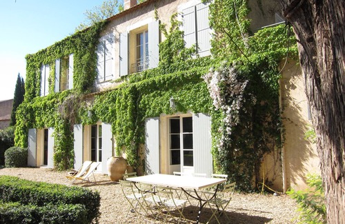 Roquebrun Maison | Dans le charmant village de Roquebrun sur Orb. Convient pour 8 à 10 personnes.