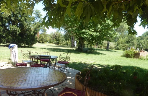 Lacourt-Saint-Pierre Maison | In the heart of a 1-hectare wooded island of greenery