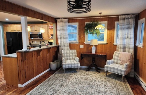 Hampton Maison | In the heart of Hampton. The Heron's Landing Vacation House.
