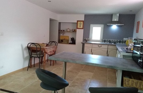 Saint-Chinian Maison | In the heart of the Saint Chinan vineyard, large gîte for 2 people