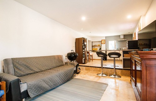 Saint-Chinian Maison | In the heart of the Saint Chinan vineyard, large gîte for 2 people