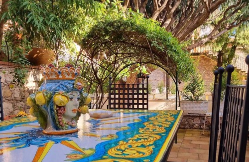 Taormina Villa | In the heart of the town