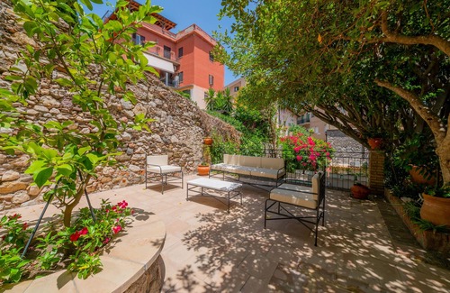 Taormina Villa | In the heart of the town