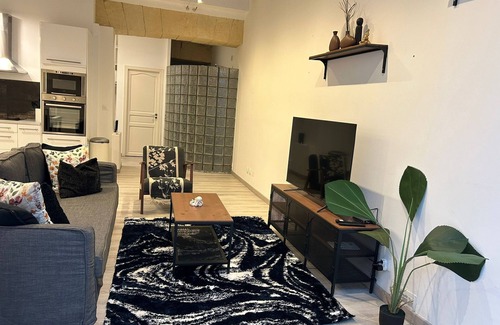 7th Arrondissement Appartement | Au cœur du Vieux-Port : 2 chambres - cour privée / La Criée
