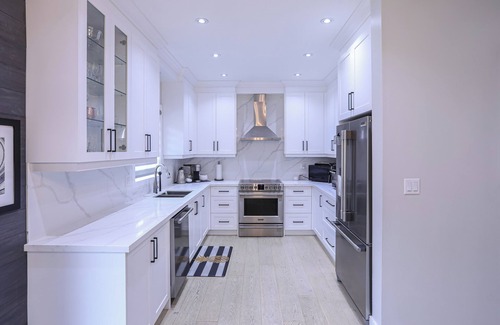 Vaughan Maison | In the Heart of Vaughan minutes to Vaughan Mills Shopping Center 1 Parking