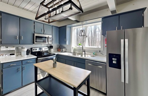 Oakland Maison | In The Middle | Pet-Friendly, Serene, Upgrades