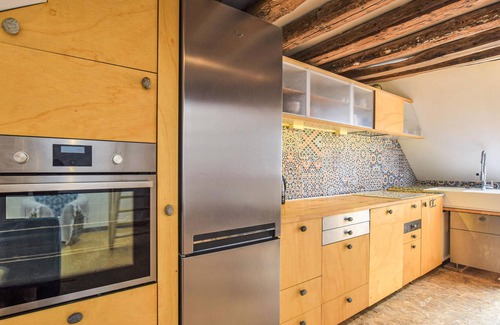 Dieppe Appartement | In the old town of Dieppe, a few 100 m from the sandy beach, you will find this beautiful, bright du