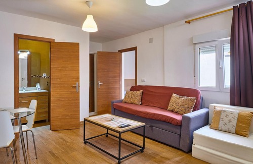 San Martin de la Vega Maison | In the outskirts of Madrid, this pleasant vacation home welcomes you in San Martin.