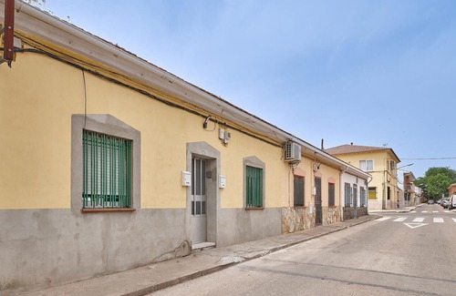 San Martin de la Vega Maison | In the outskirts of Madrid, this pleasant vacation home welcomes you in San Martin.