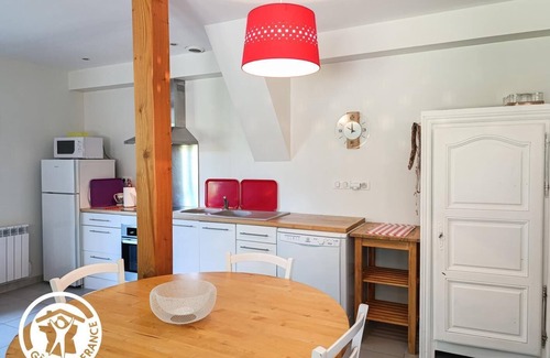 Tour-de-Faure Maison | In the shade of the lime tree