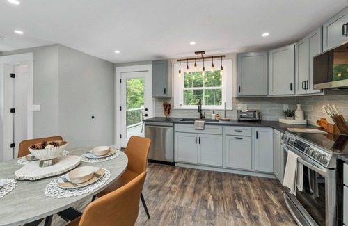 East Wakefield Maison | In the Trees - NH w/ Lake Access