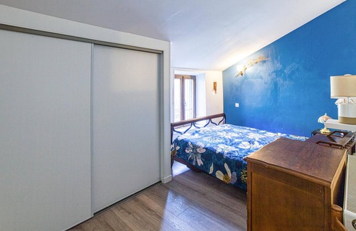 Saint-Georges-de-Luzencon Maison | In this inviting cottage you can spend a relaxing vacation.