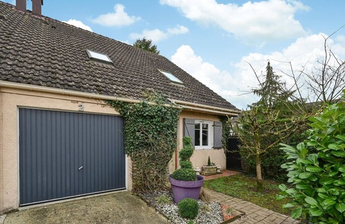 Villenoy Maison | In this well-located vacation home you will spend a wonderful family vacation in a good location.