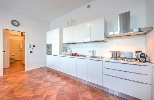 Arona Appartement | Incanto Sul Lago Pied Dans L' Eau, Arona, Italy