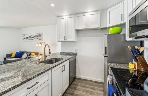 North Ocean City Copropriété | Includes Xplorie Activities and Linens. PYRAMID - 1BR oceanfront condo w/outdoor pool.