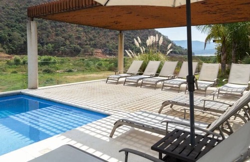 Centro Maison | Increíble Propiedad con Inmenso Jardín y Alberca!