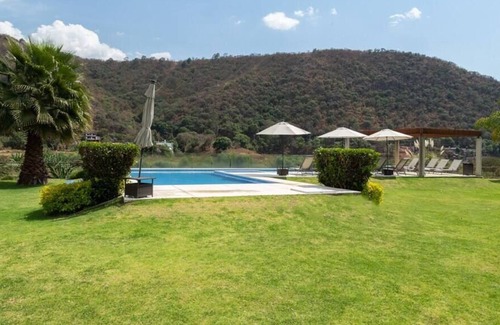 Centro Maison | Increíble Propiedad con Inmenso Jardín y Alberca!