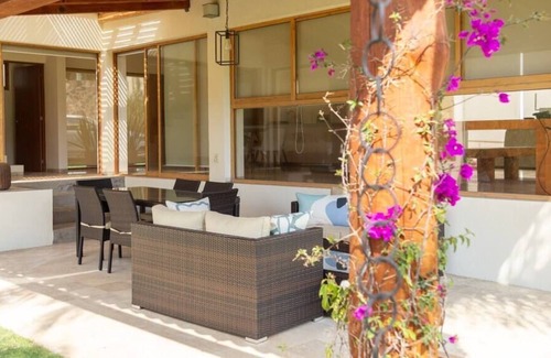 Centro Maison | Increíble Propiedad con Inmenso Jardín y Alberca!