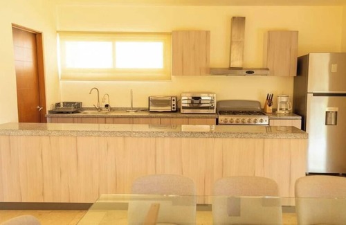Centro Maison | Increíble Propiedad con Inmenso Jardín y Alberca!