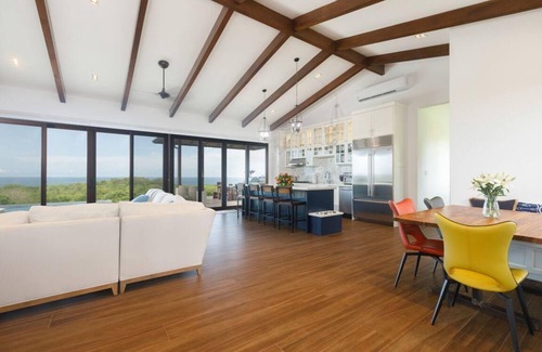 Playa Grande Maison | Incredible, 4 Bedroom, 4.5 Bathroom - Ocean View Home on huge, private lot !