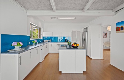 Blue Bay Maison | Incredible 5-Bedroom Beachfront Retreat with Pool