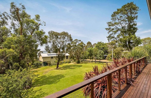 Rhyll Maison | Incredible 5 bedroom home in picturesque gardens with water views and free WIFI