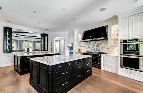 Idlewyld Maison | Incredible 9 Bedroom 11 Bath Idlewyld Mansion