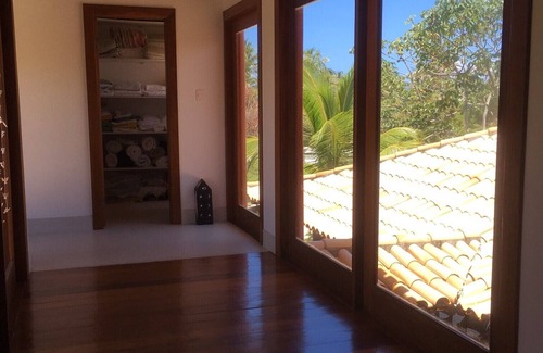 Praia do Forte Maison | Maison incroyable avec 05 suites à côté des piscines naturelles.