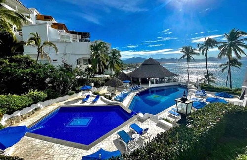 Las Hadas Copropriété | Incredible Ocean Front Condo with Amazing Views at Condomios Playasol Las Hadas
