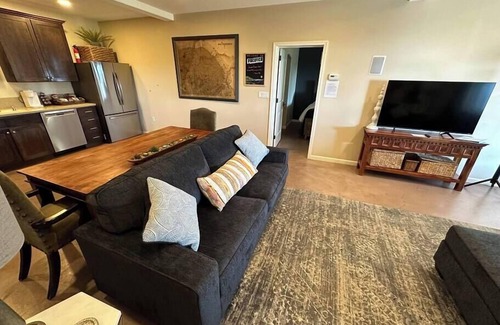Sharp Park Appartement | Incredible Ocean Views from Tuscan Villa Suite