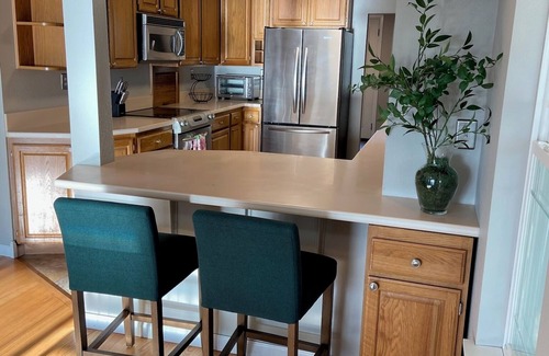 Des Moines Maison | Incredible Puget Sound 4 Bedroom home w Hot Tub