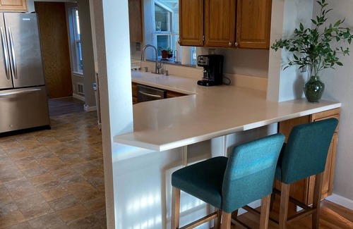 Des Moines Maison | Incredible Puget Sound 4 Bedroom home w Hot Tub