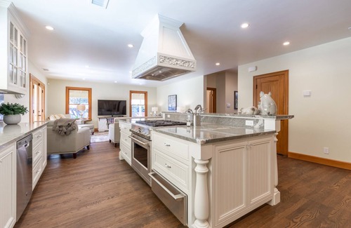 Graton Maison | Incredible Sebastopol Estate Surrounded by Vineyards