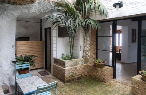 Villena Maison | Incredible swimming pool. Ideal for large groups in the historic center of Villena.