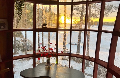 Overturingen Maison | Incredible tree house on your own private island on a huge lake