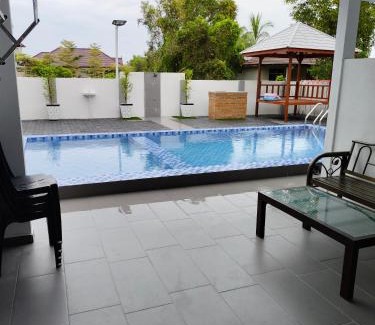 Kuala Besut Maison | Indah Homestay