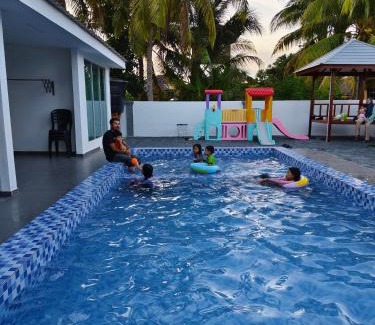 Kuala Besut Maison | Indah Homestay