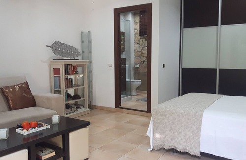El Prat de Llobregat Maison | Chambre d'amis indépendante: Prat de Llobregat. Barcelone