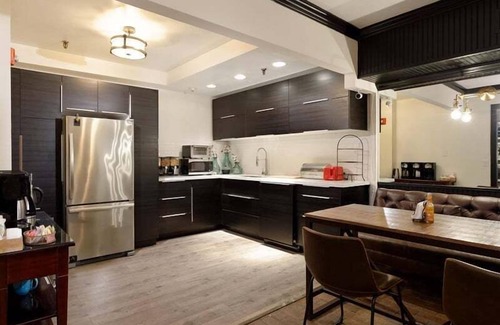Aspen Hôtel | Independence Square 203 | Stunning Suite w/ Great Views of Downtown Aspen
