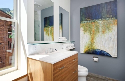 Downtown Hôtel | Independence Square 212 | Studio with Beautiful Finishes. A+ Location in Downtown Aspen