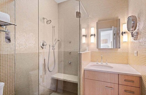 Aspen Hôtel | Independence Square 304 | Stylish Hotel Room with Downtown Views & Great Location